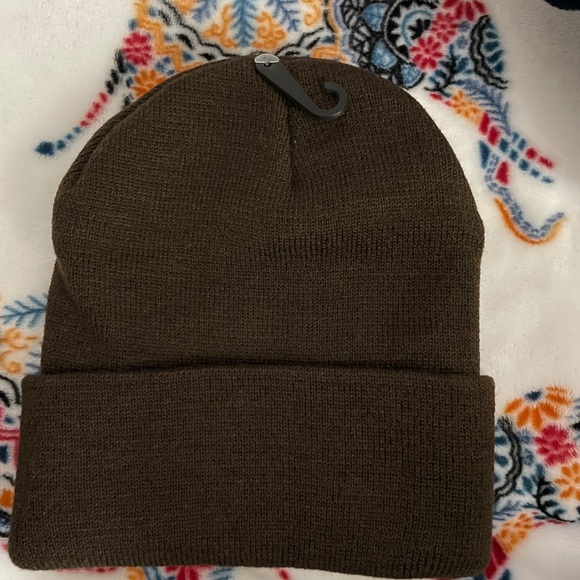 Winter hat - Picture 3 of 5